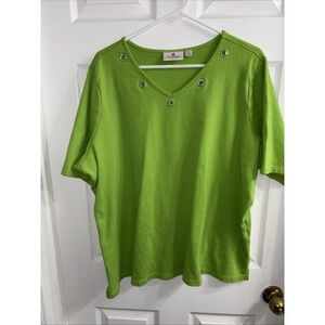 Quacker Factory Green V-neck Grommet & Rhinestone Top Size 2X Spring Edgy Casual